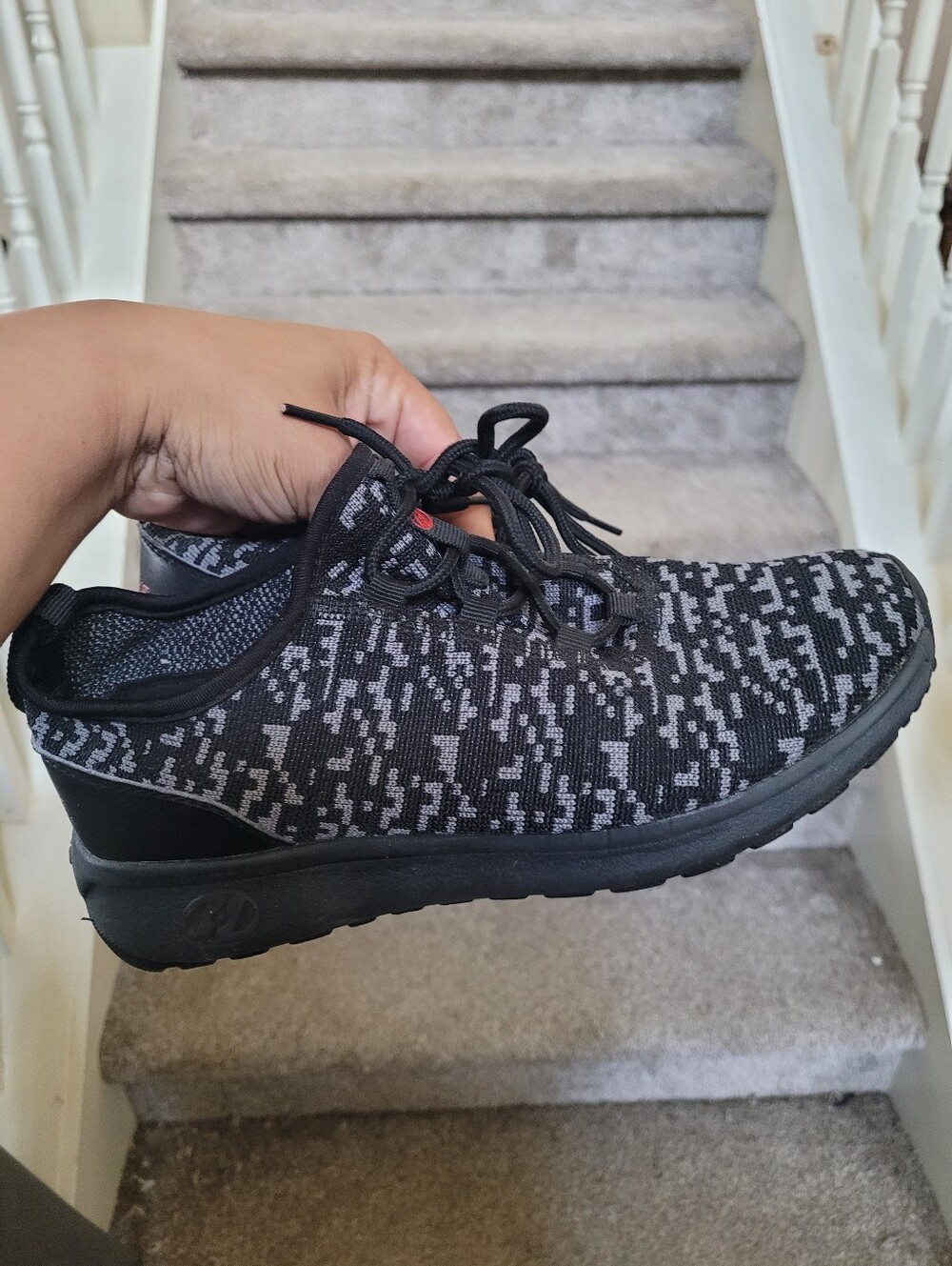 US SIZE 6 HEELYS Worn, But GUC